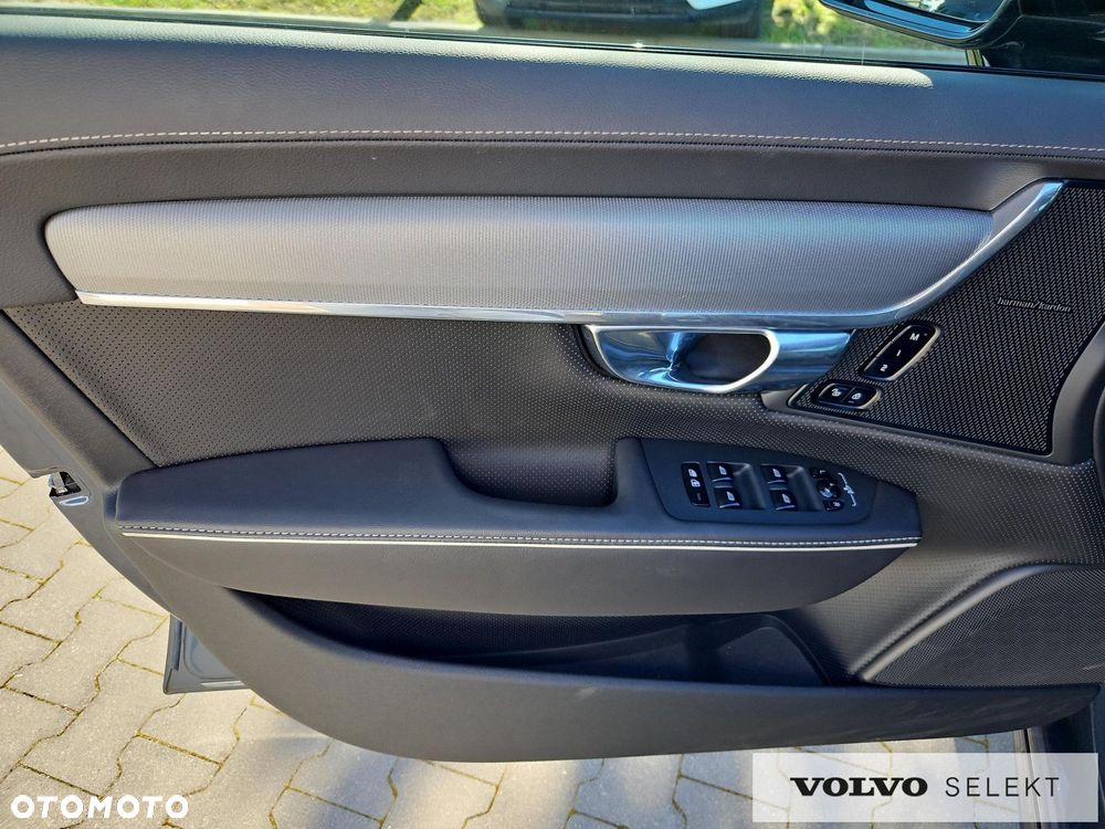 Volvo S90 T8 AWD Plug-In Hybrid Plus Dark - 29