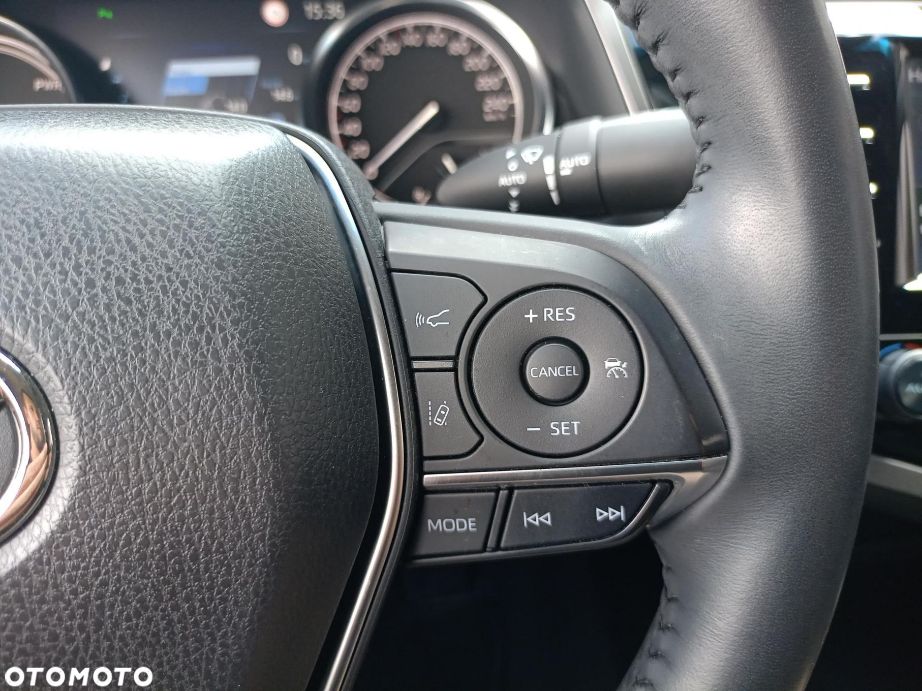 Toyota Camry - 18