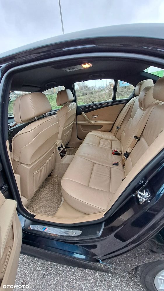 BMW Seria 5 525d - 10