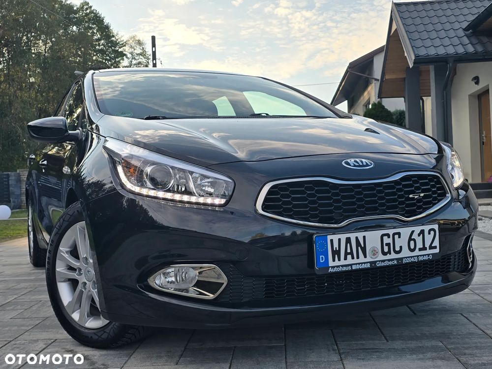 Kia Ceed 1.4 CVVT Dream Team Edition - 2