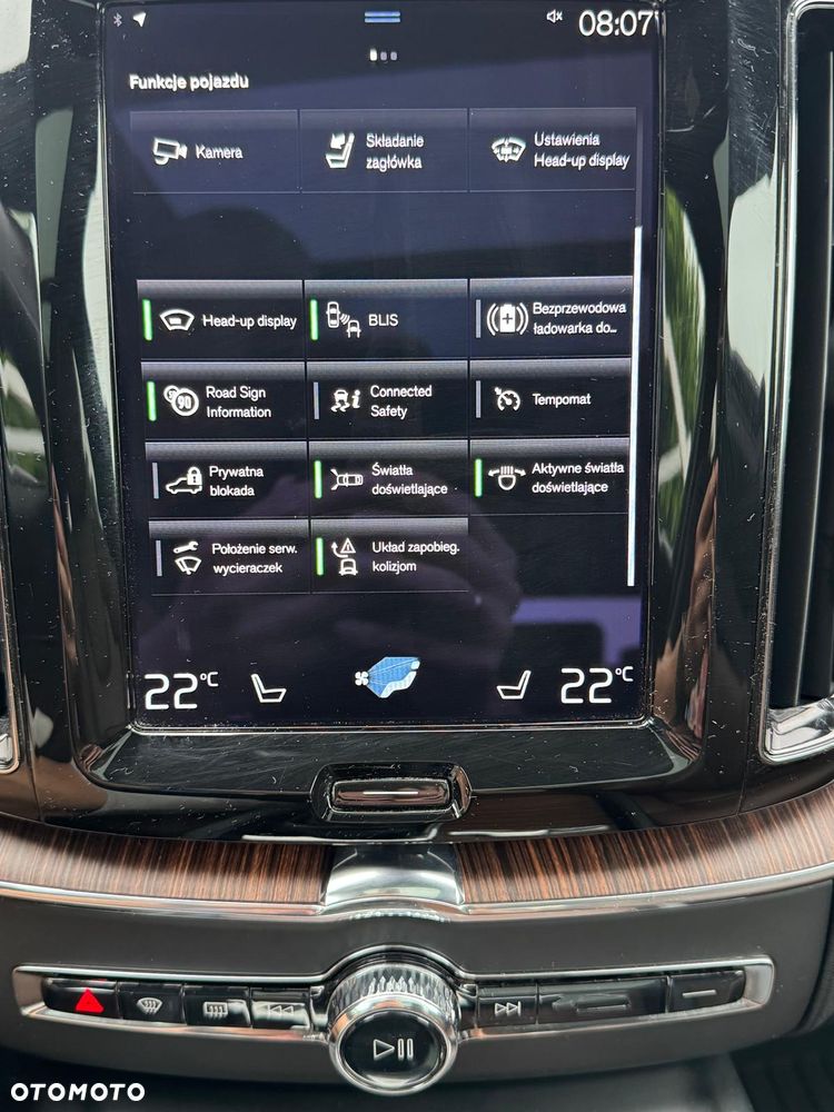 Volvo XC 60 T5 Momentum Pro - 24