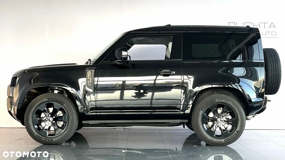 Land Rover Defender - 3