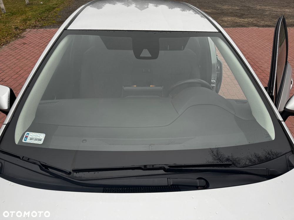 Toyota Corolla 1.8 Hybrid Comfort - 18