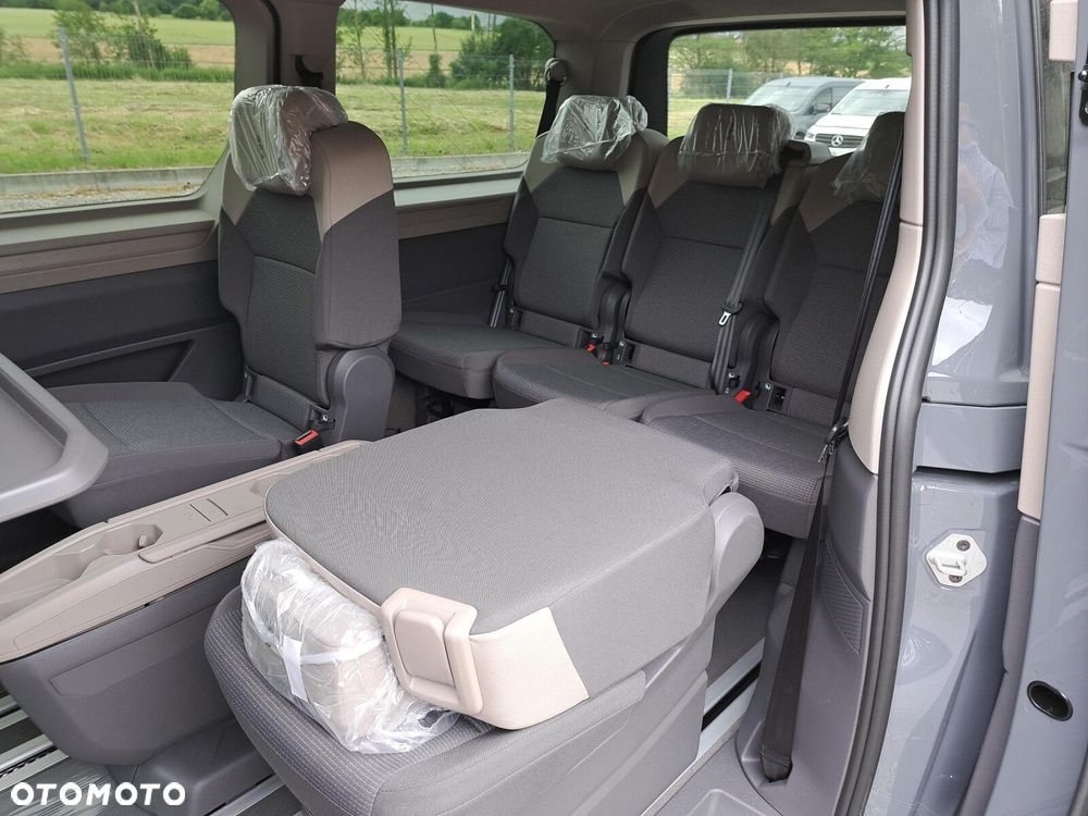 Volkswagen Multivan - 23