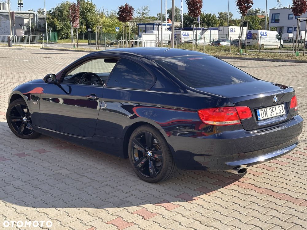BMW Seria 3 320i - 4