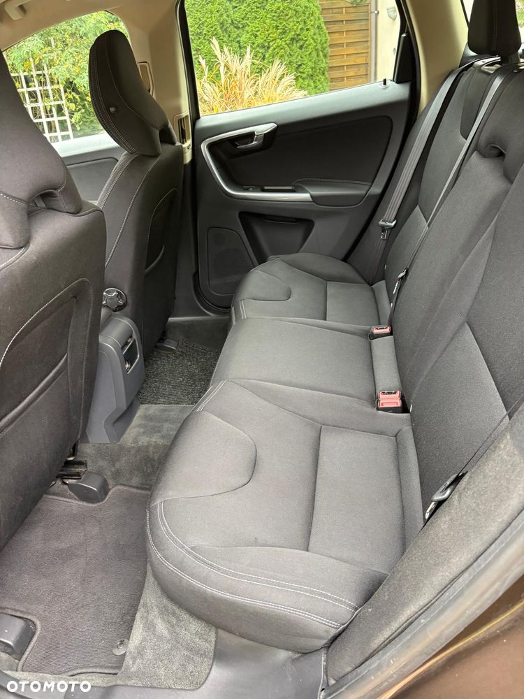 Volvo XC 60 D3 Geartronic Momentum - 9