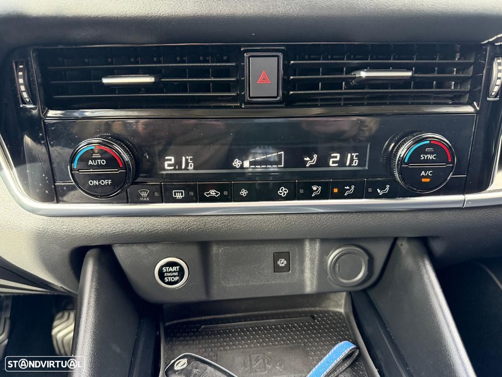 Nissan Qashqai 1.3 DIG-T N-Connecta LED - 25