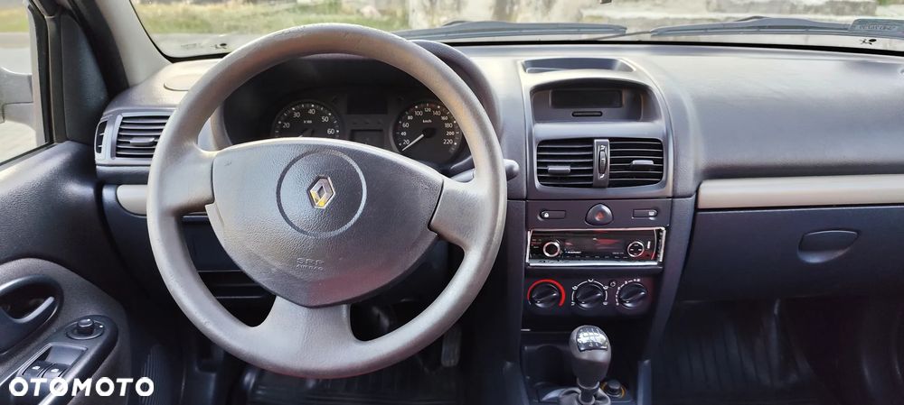 Renault Clio - 9