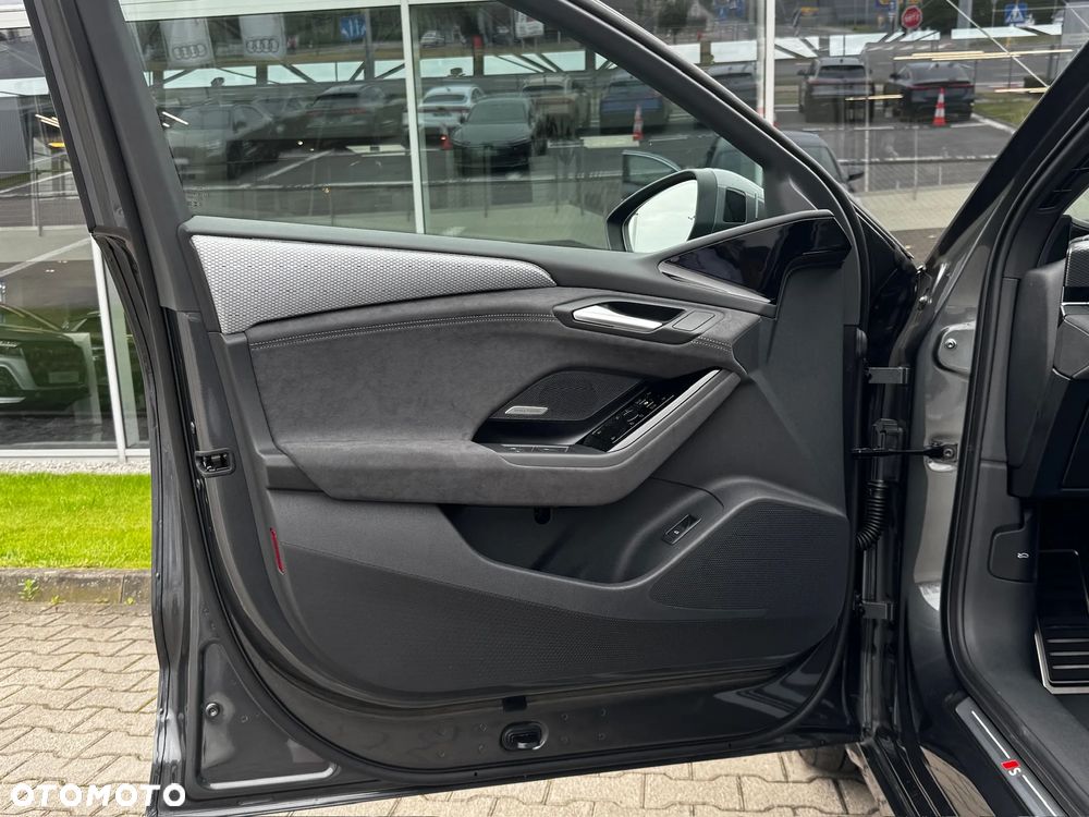 Audi A6 Avant e-tron - 12