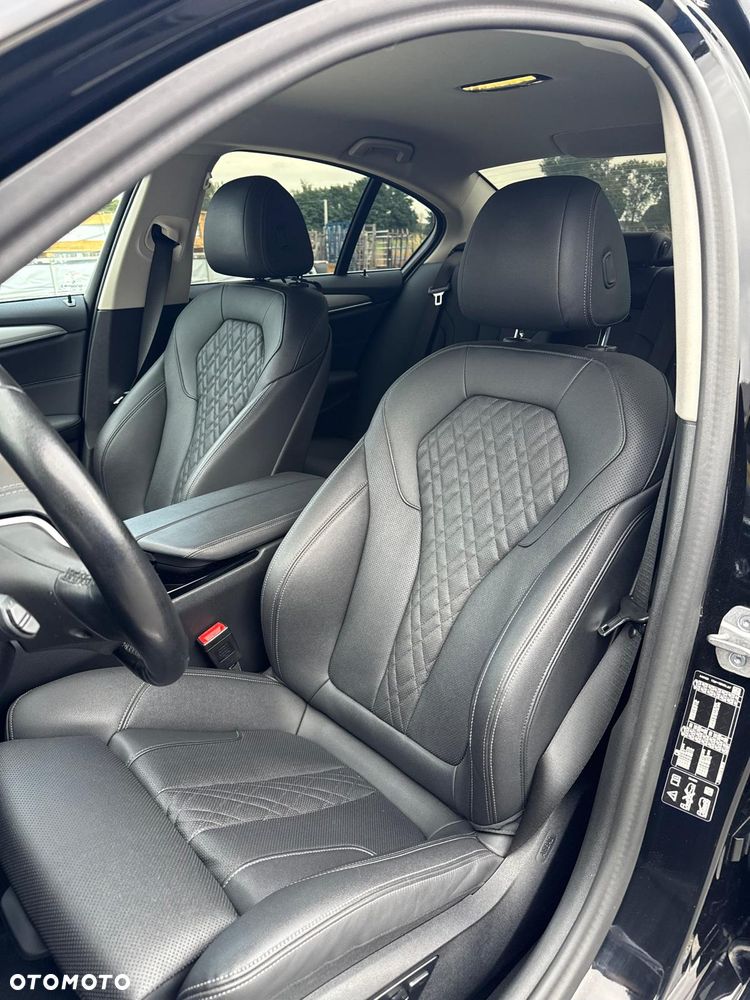 BMW Seria 5 520d xDrive MHEV - 13
