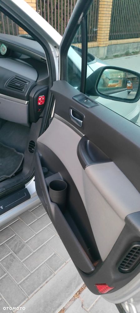 Peugeot 807 V6 205 Platinum Pullmann - 8