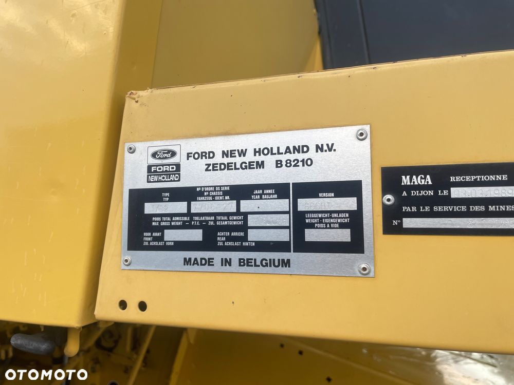 New Holland TX 32 - 6