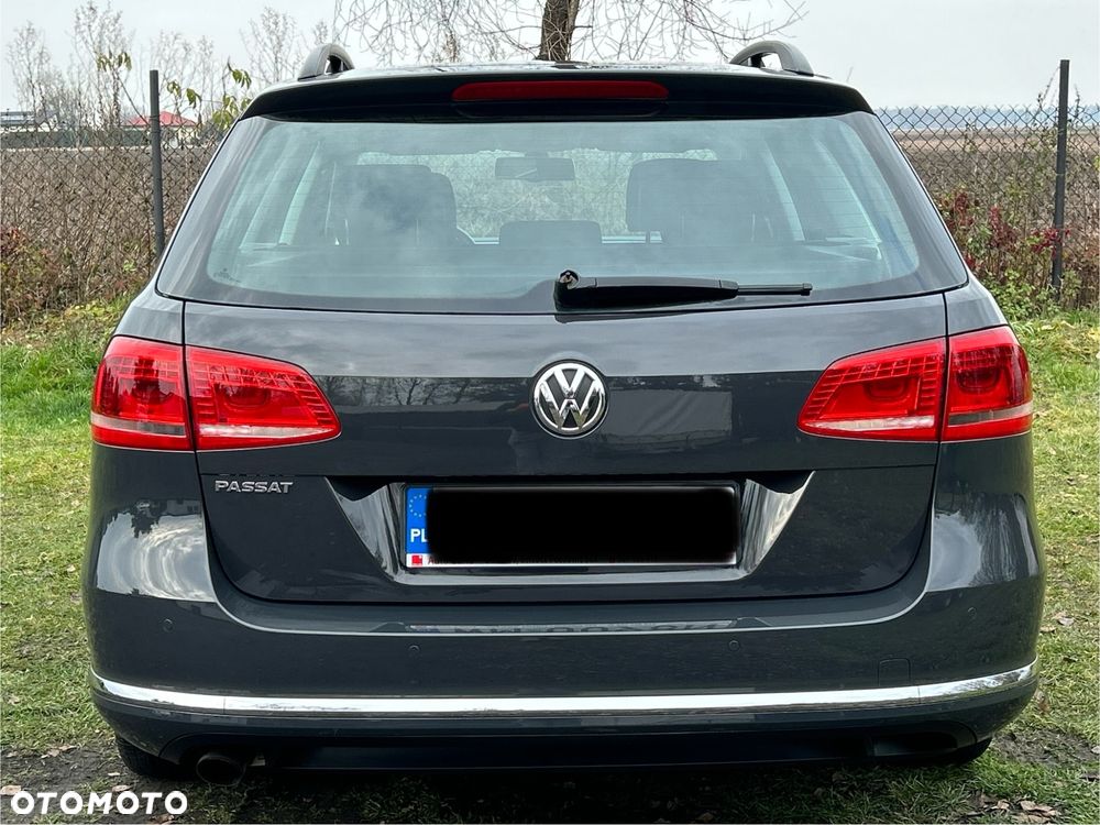 Volkswagen Passat 1.6 TDI DPF BlueMot Highline - 15