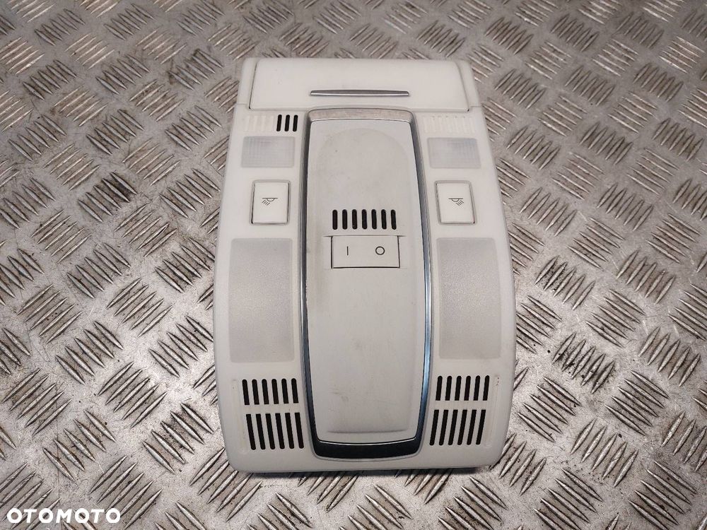 LAMPKA PODSUFITKI AUDI A6 C6 4F0947135N 4F1035711C - 1