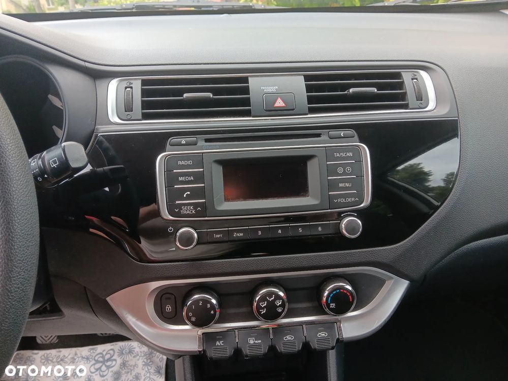 Kia Rio 1.2 Business Line - 10