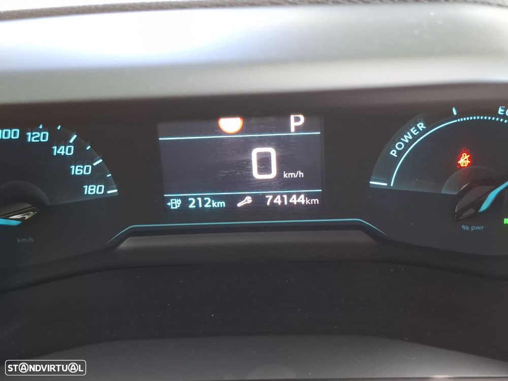 Peugeot e-208 - 4