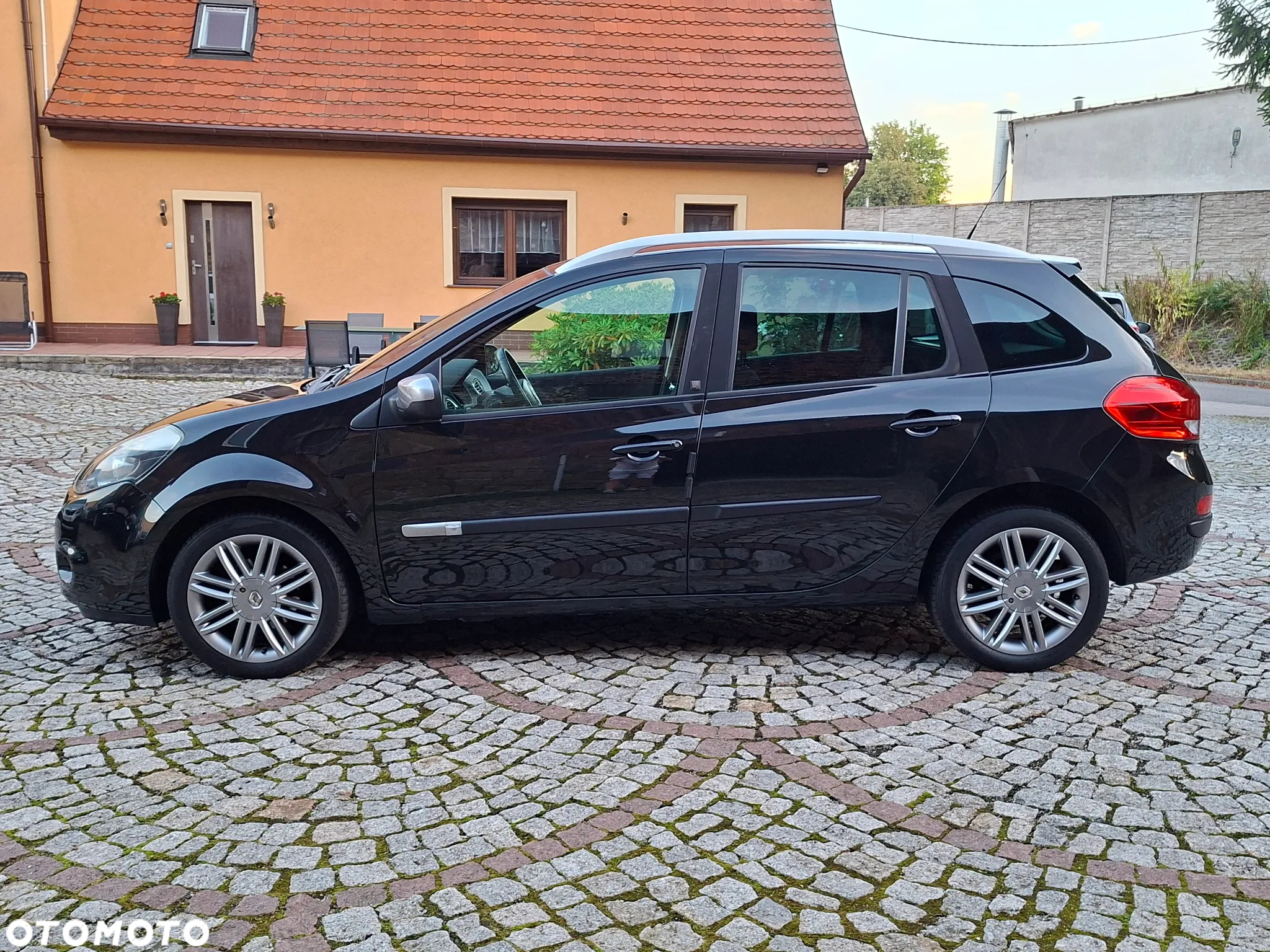 Renault Clio TCe 100 Grandtour TomTom Edition - 4
