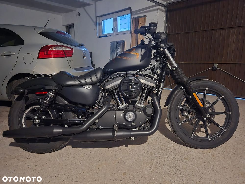 Harley-Davidson Sportster Iron 883 - 22