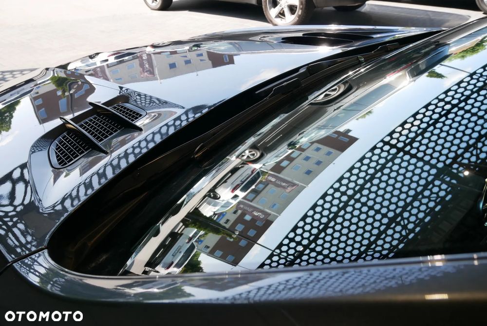 Mercedes-Benz SL 63 AMG - 35