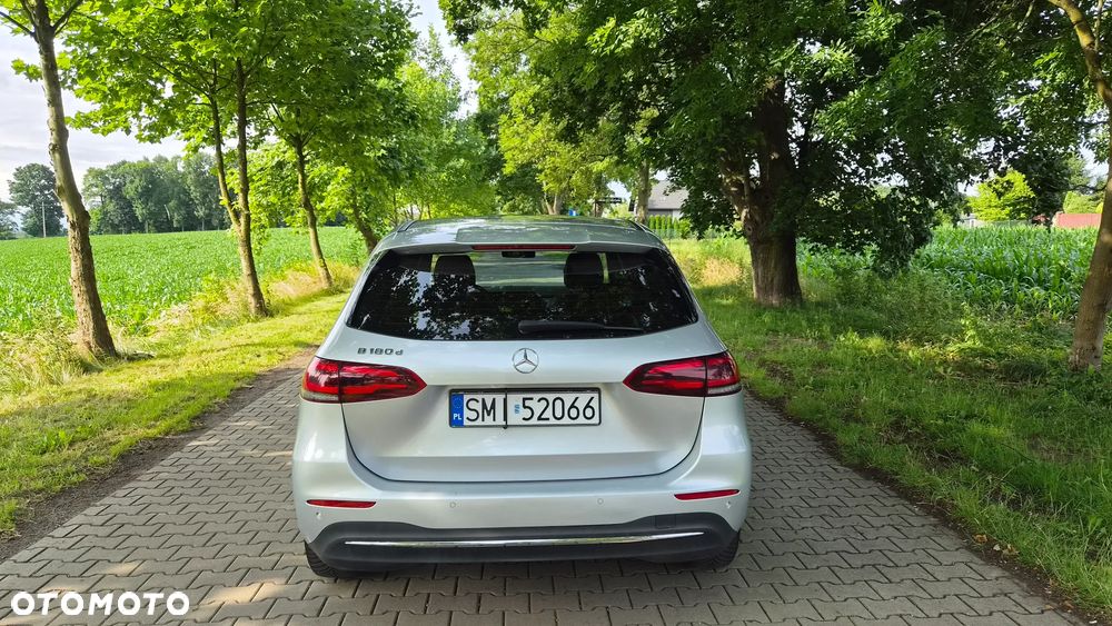 Mercedes-Benz Klasa B 180 d 8G-DCT Edition 2021 - 7