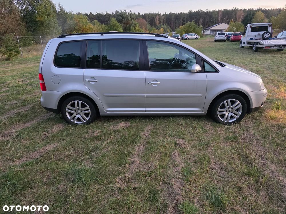 Volkswagen Touran 1.6 FSI - 28