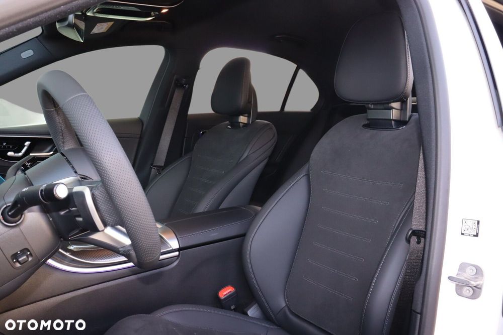Mercedes-Benz Klasa C 220 d mHEV 4-Matic AMG - 11