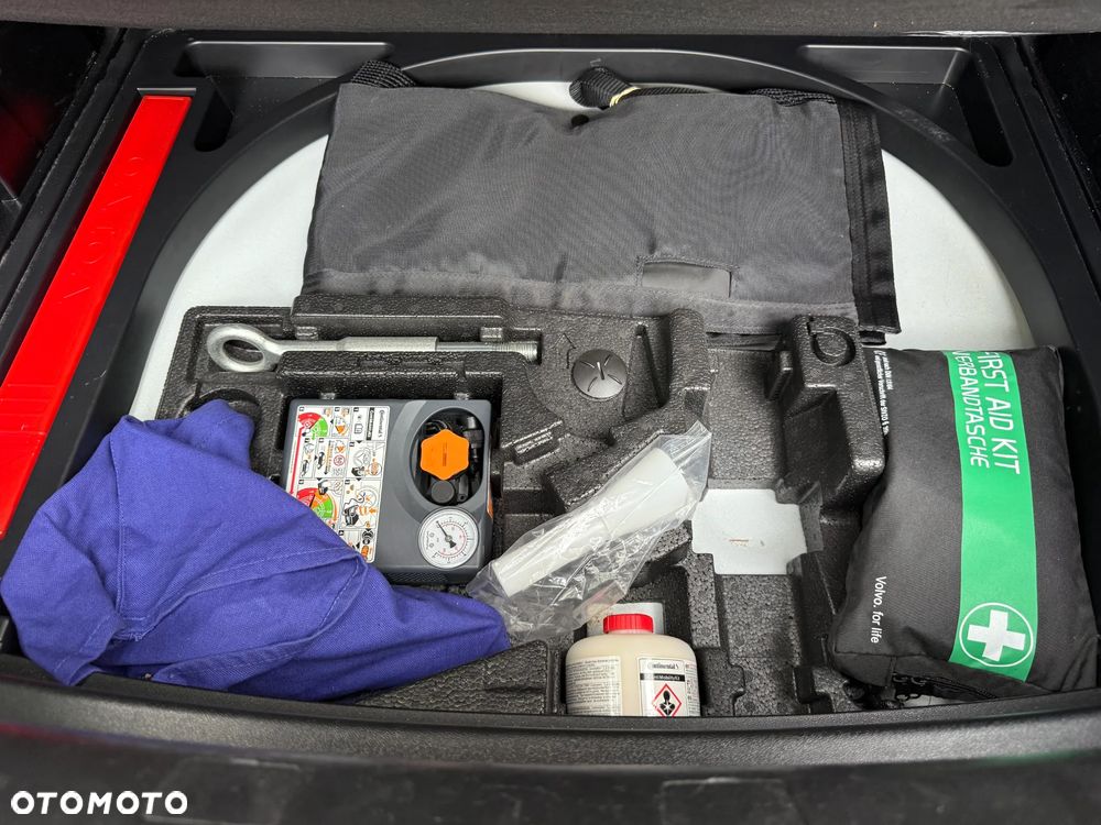 Volvo V40 Cross Country D4 Momentum - 20
