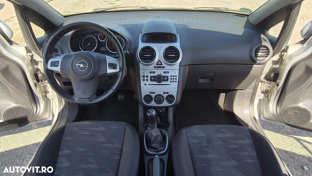 Opel Corsa 1.4 16V Satellite - 12