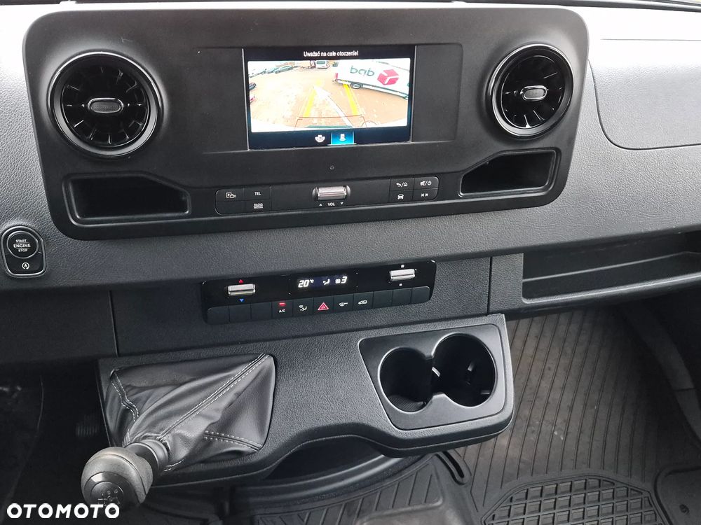 Mercedes-Benz Sprinter - 18