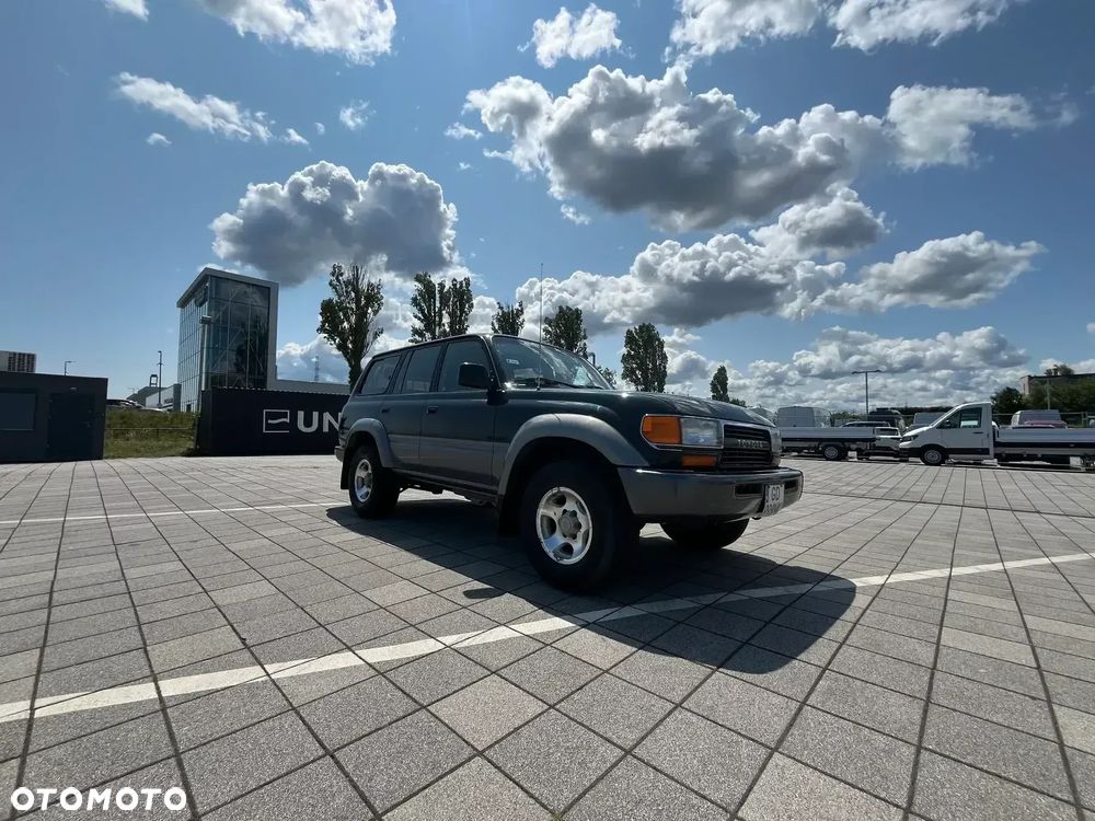 Toyota Land Cruiser - 2