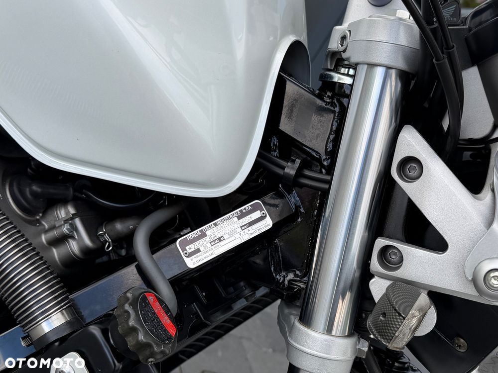 Honda Hornet - 38