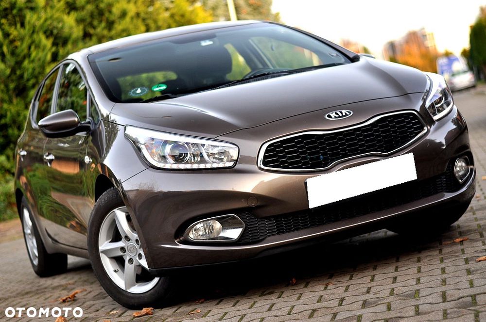 Kia Ceed 1.4 CVVT Dream Team Edition - 12