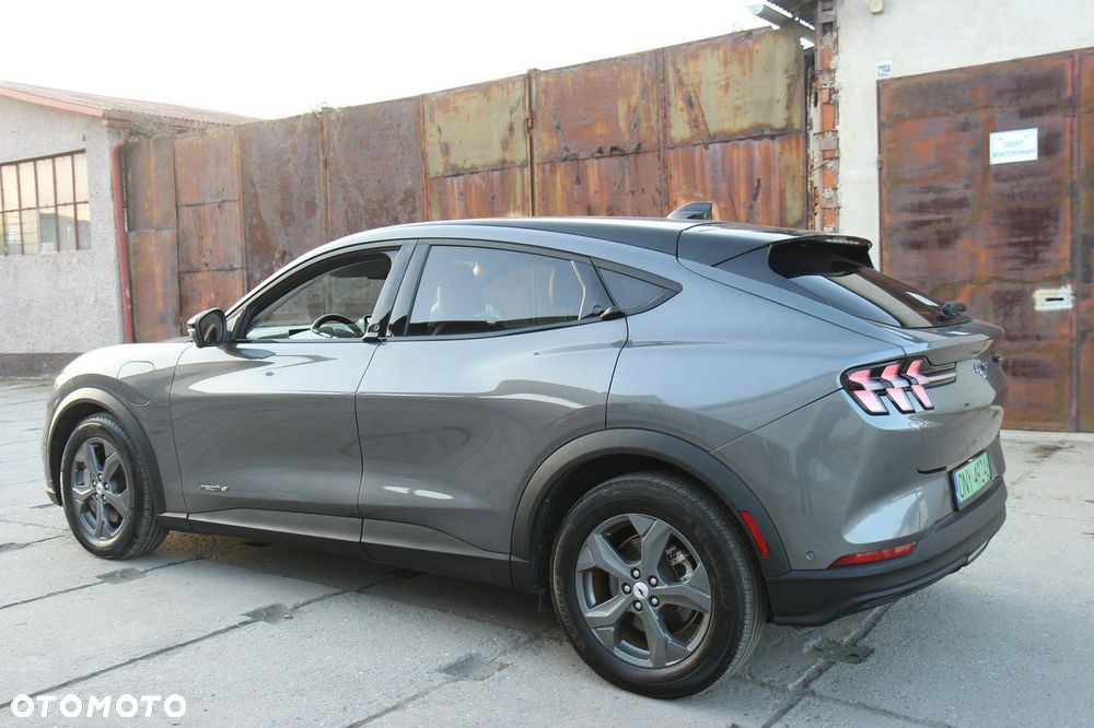 Ford Mustang Mach-E - 10