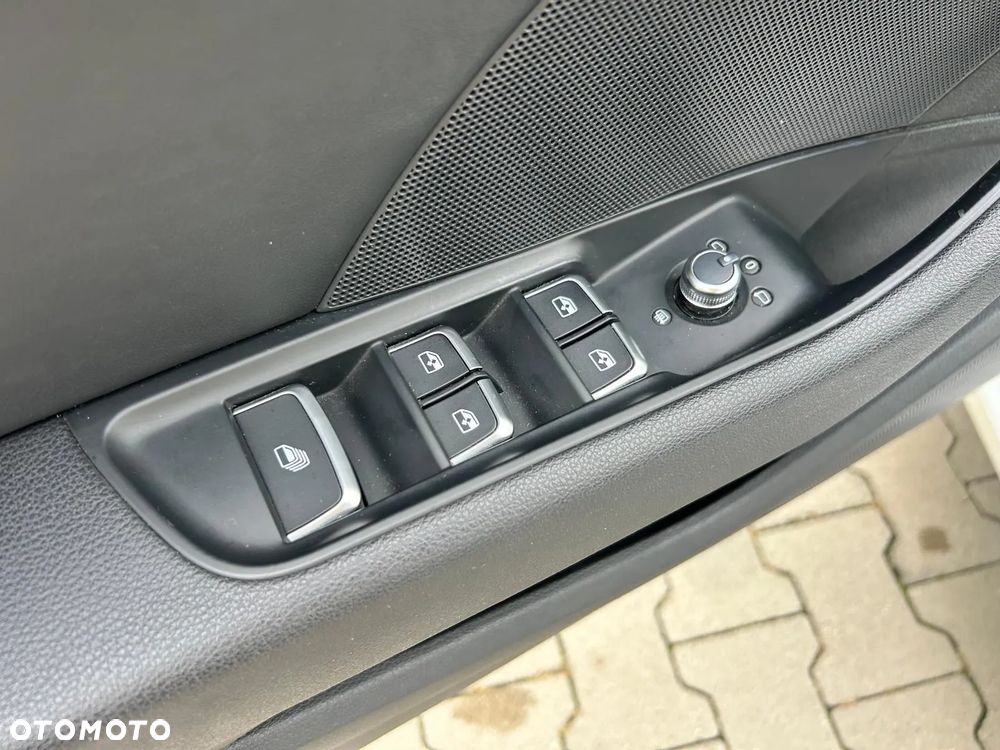 Audi A3 Cabrio 2.0 TDI sport - 33