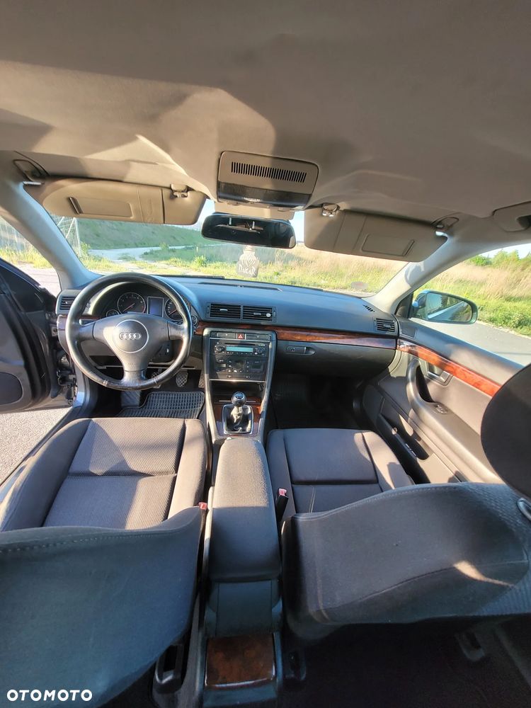 Audi A4 Limousine - 11
