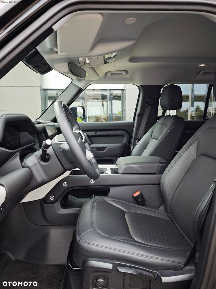Land Rover Defender - 2
