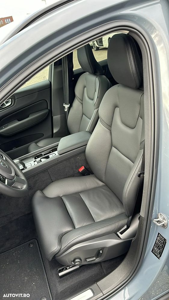 Volvo XC 60 T6 AWD Plus Dark - 6