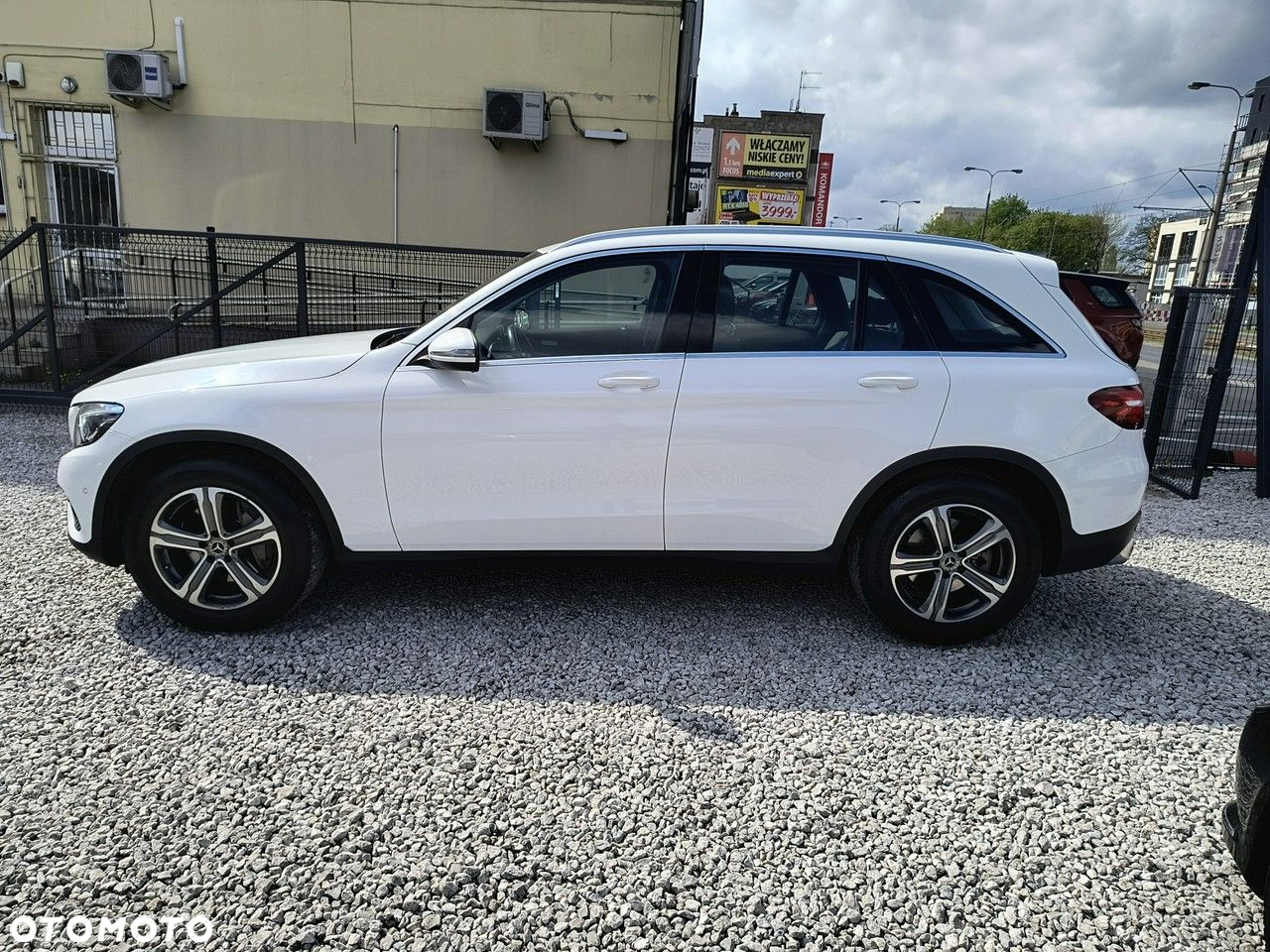 Mercedes-Benz GLC - 9