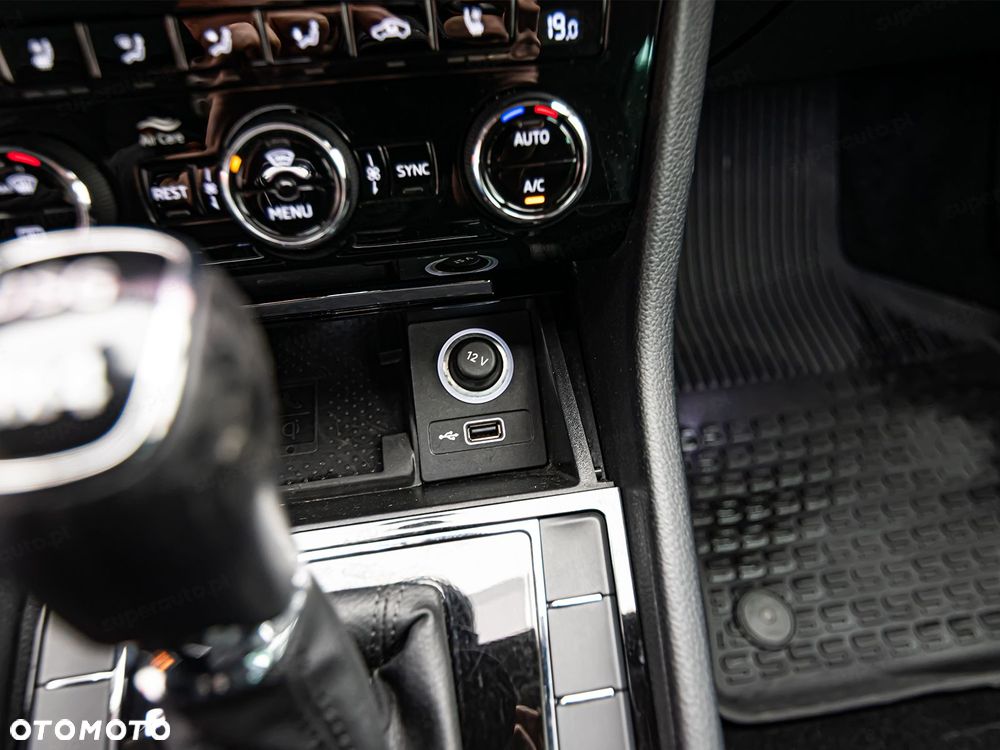 Skoda Superb 2.0 TSI 4x4 L&K DSG - 22