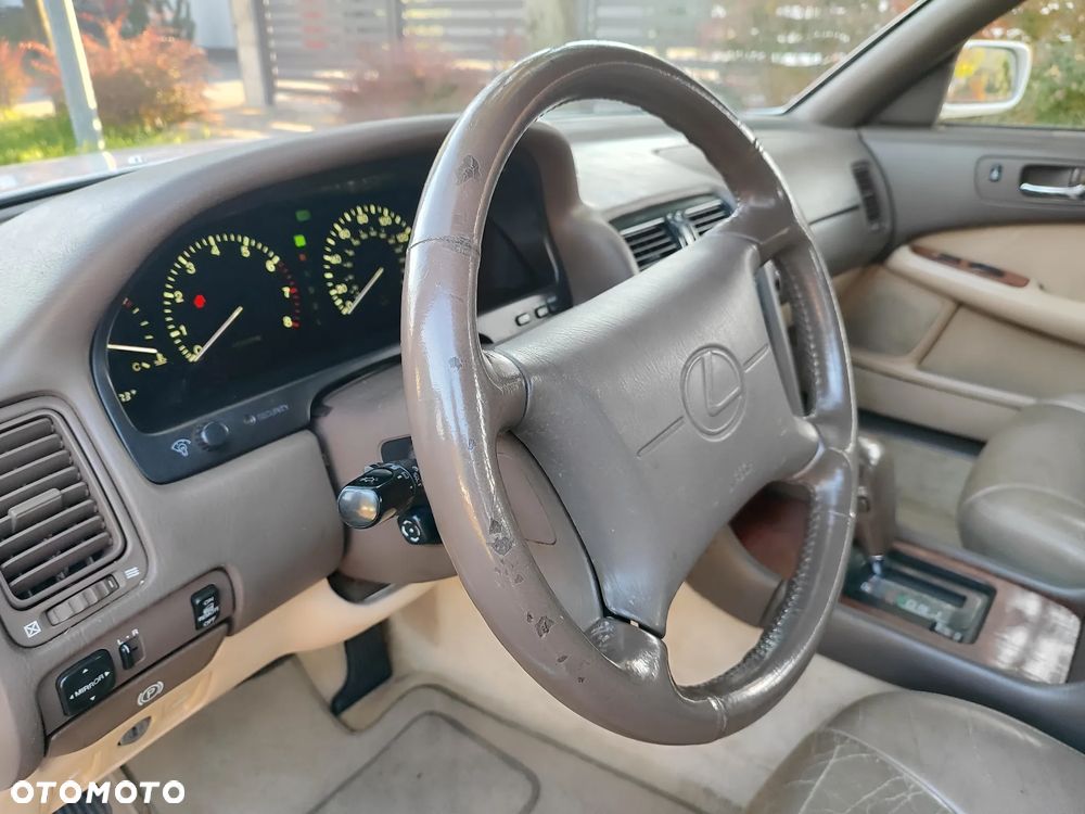 Lexus LS Standard - 8
