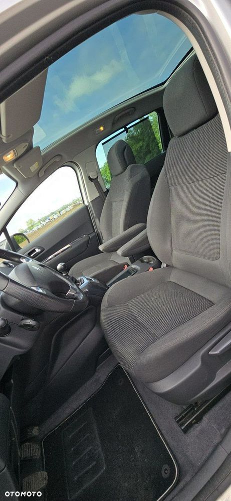 Peugeot 5008 - 13