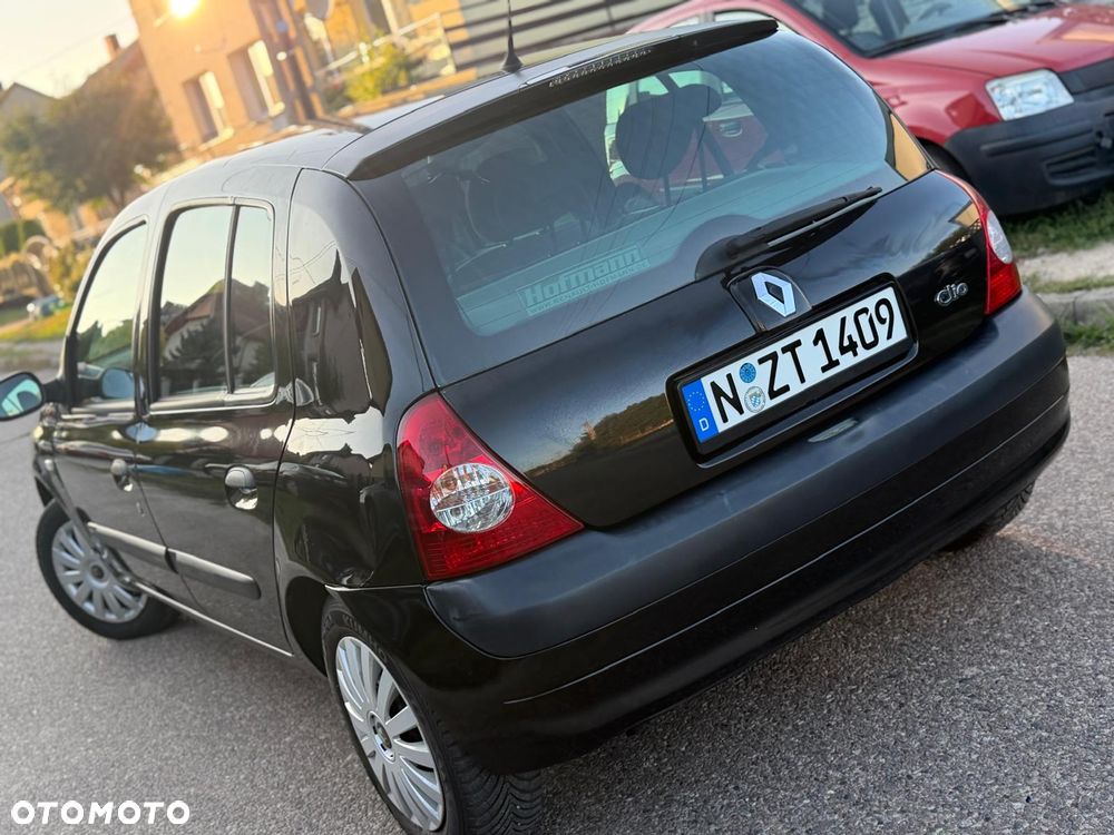 Renault Clio 1.2 16V Emotion - 10