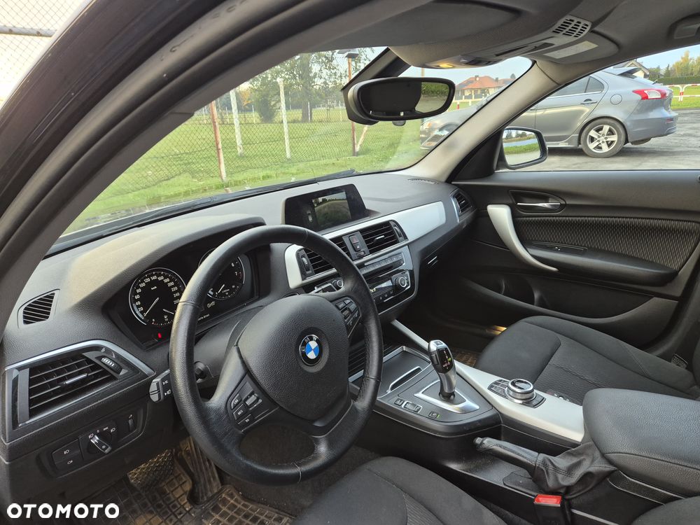 BMW Seria 1 120i GPF Urban Line - 13