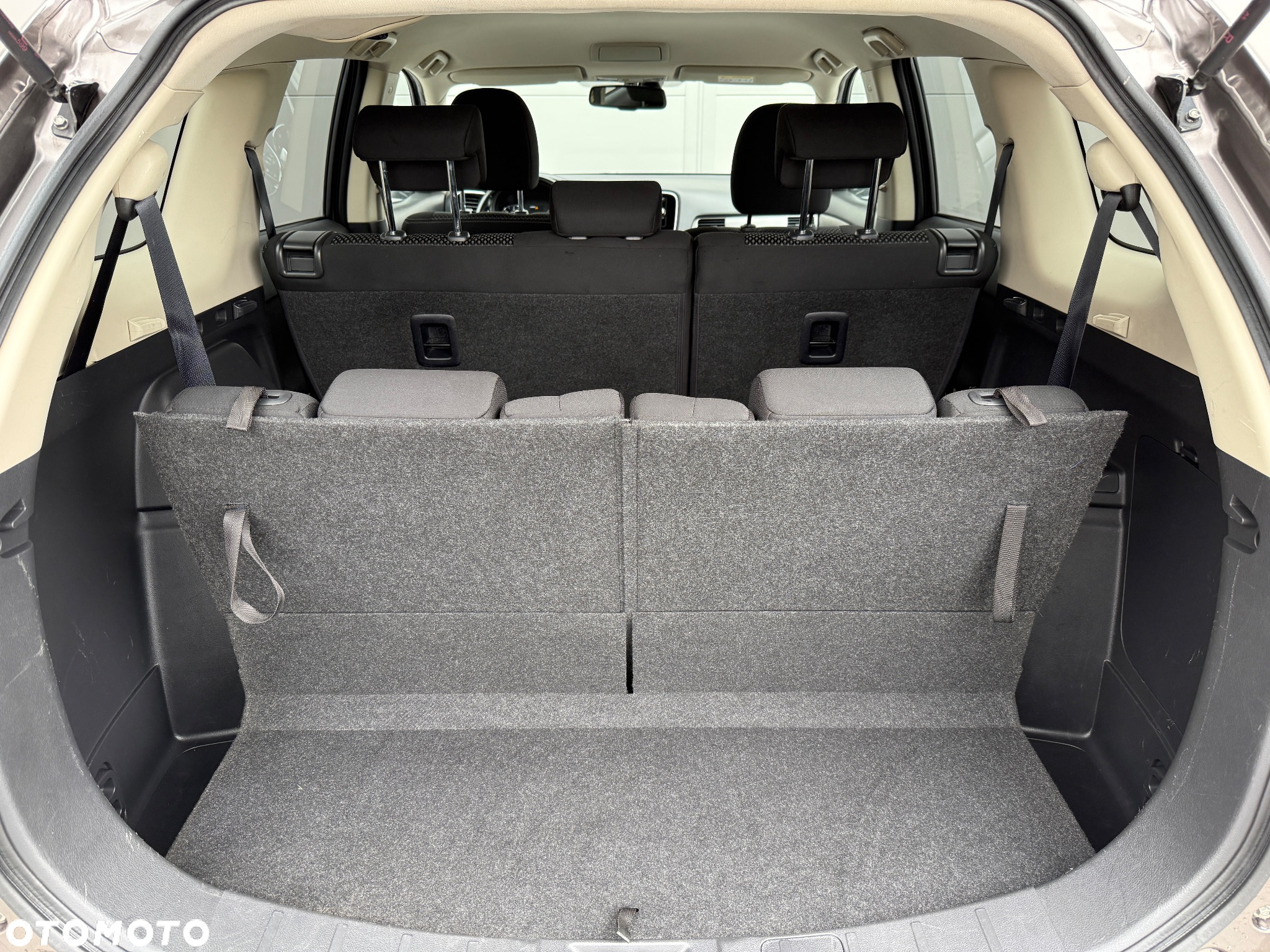 Mitsubishi Outlander - 22