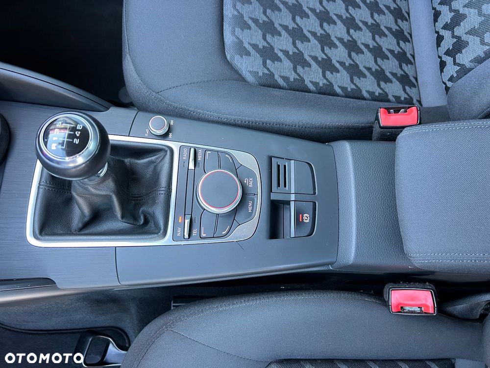 Audi A3 Sportback 2.0 TDI (clean diesel) Attraction - 24