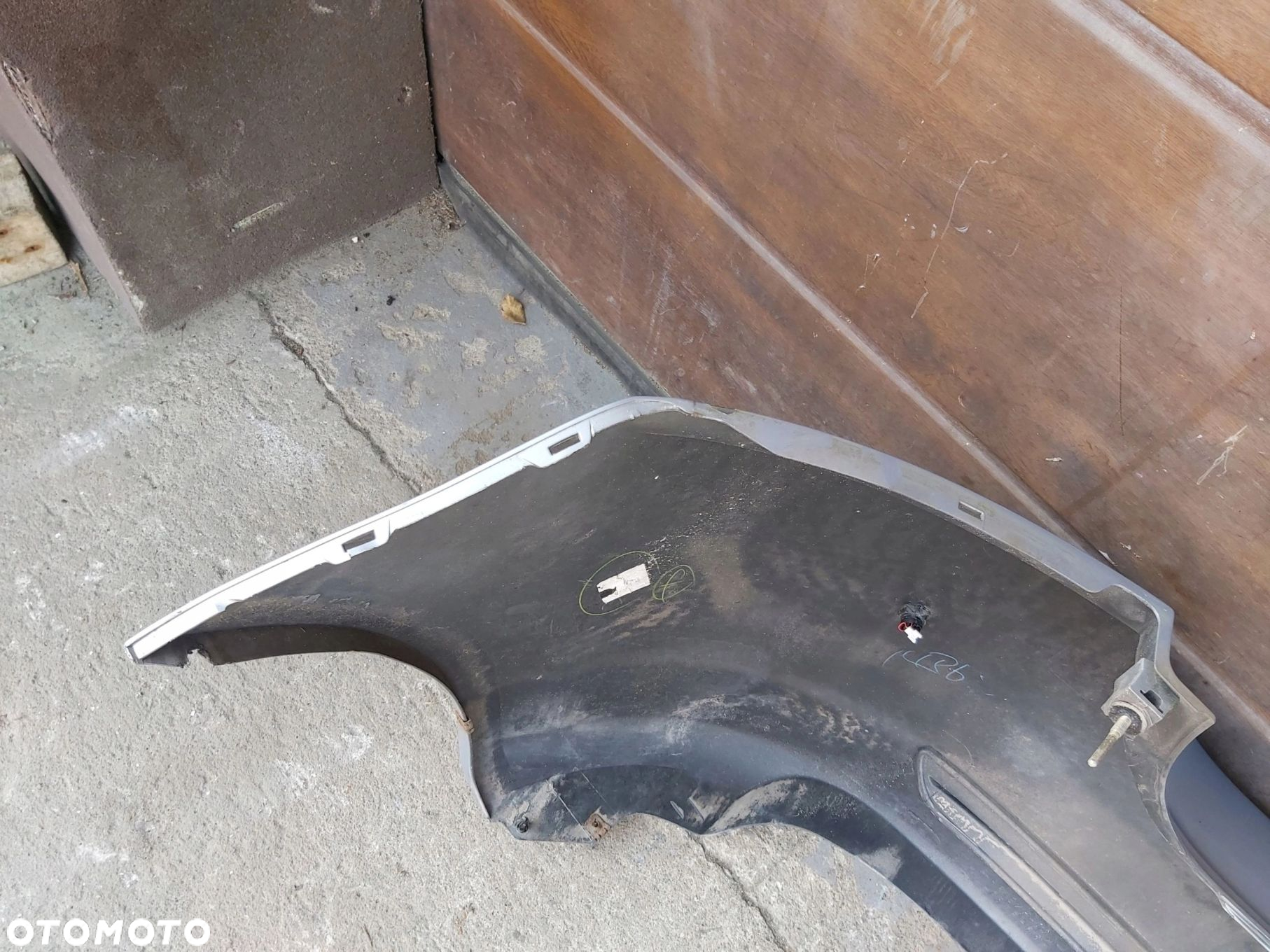Toyota Corolla E12 Lift Zderzak tył tylny pod pdc 8s1 - 5