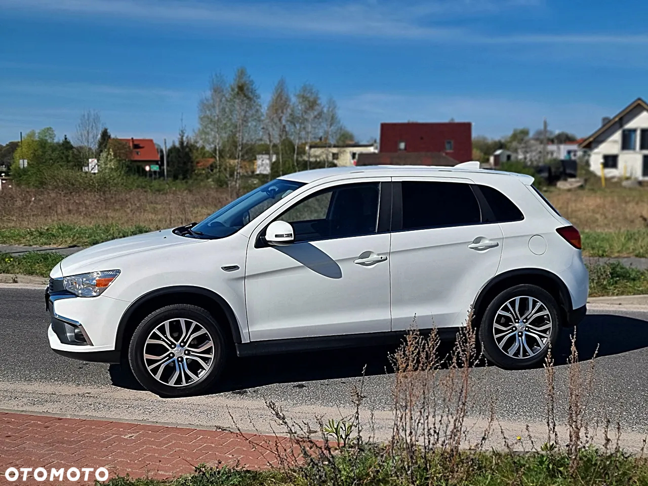 Mitsubishi ASX - 10