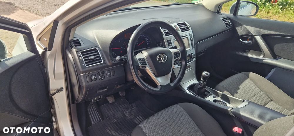 Toyota Avensis 2.2 D-4D Comfort - 19