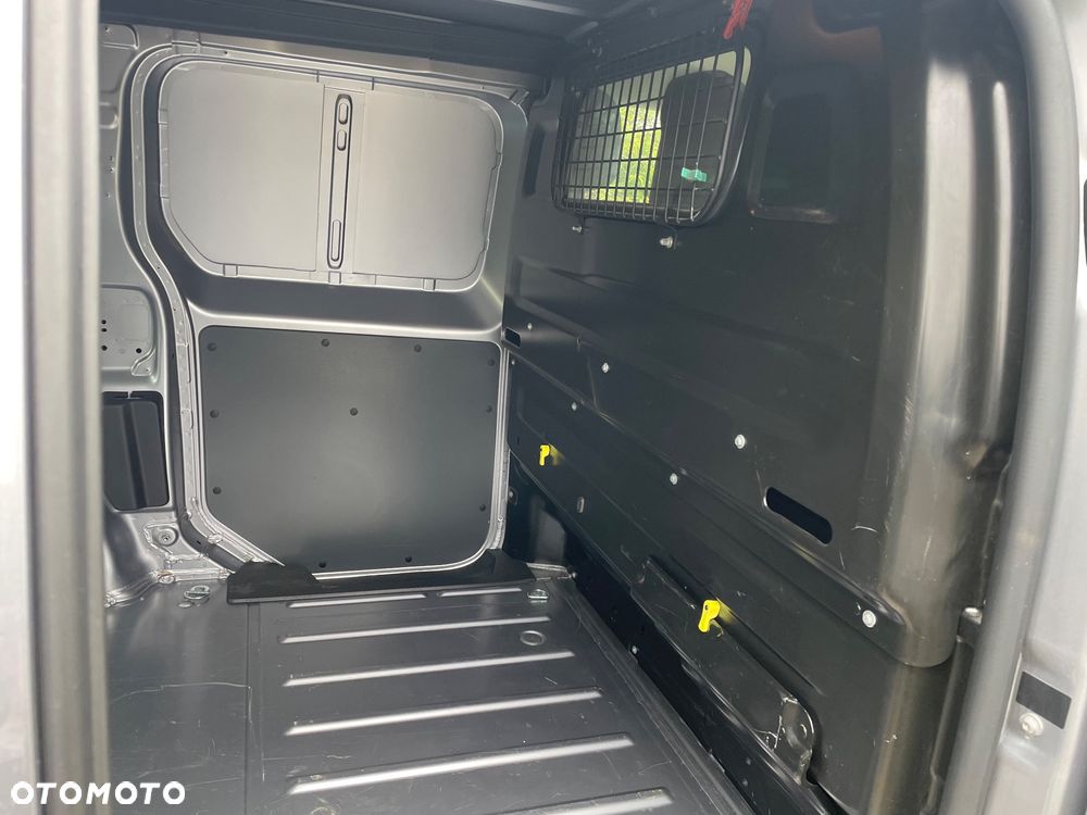 Opel Vivaro - 9