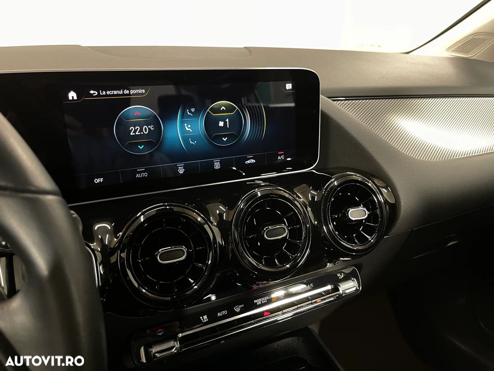 Mercedes-Benz GLA - 24